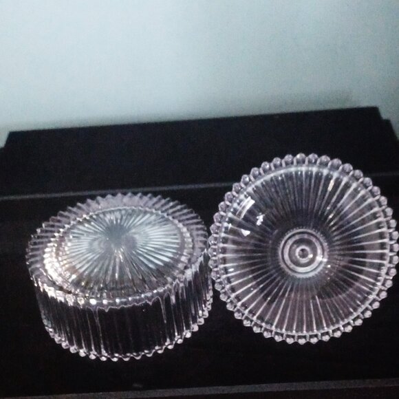 Mikasa Diamond Fire Clear - Glass Ribbed Trinket Dish with Lid - Picture 3 of 6